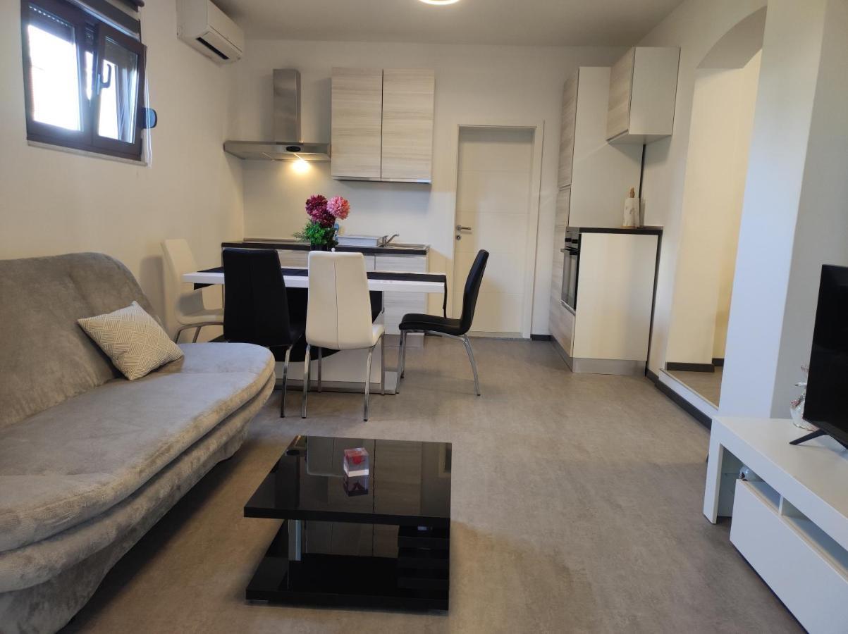 Viktor Rooms And Apartments Rovinj Exterior foto